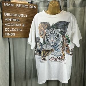 Vintage 1994 Siegfried & Roy at the Mirage Habitat White Tee Wild Animal Print